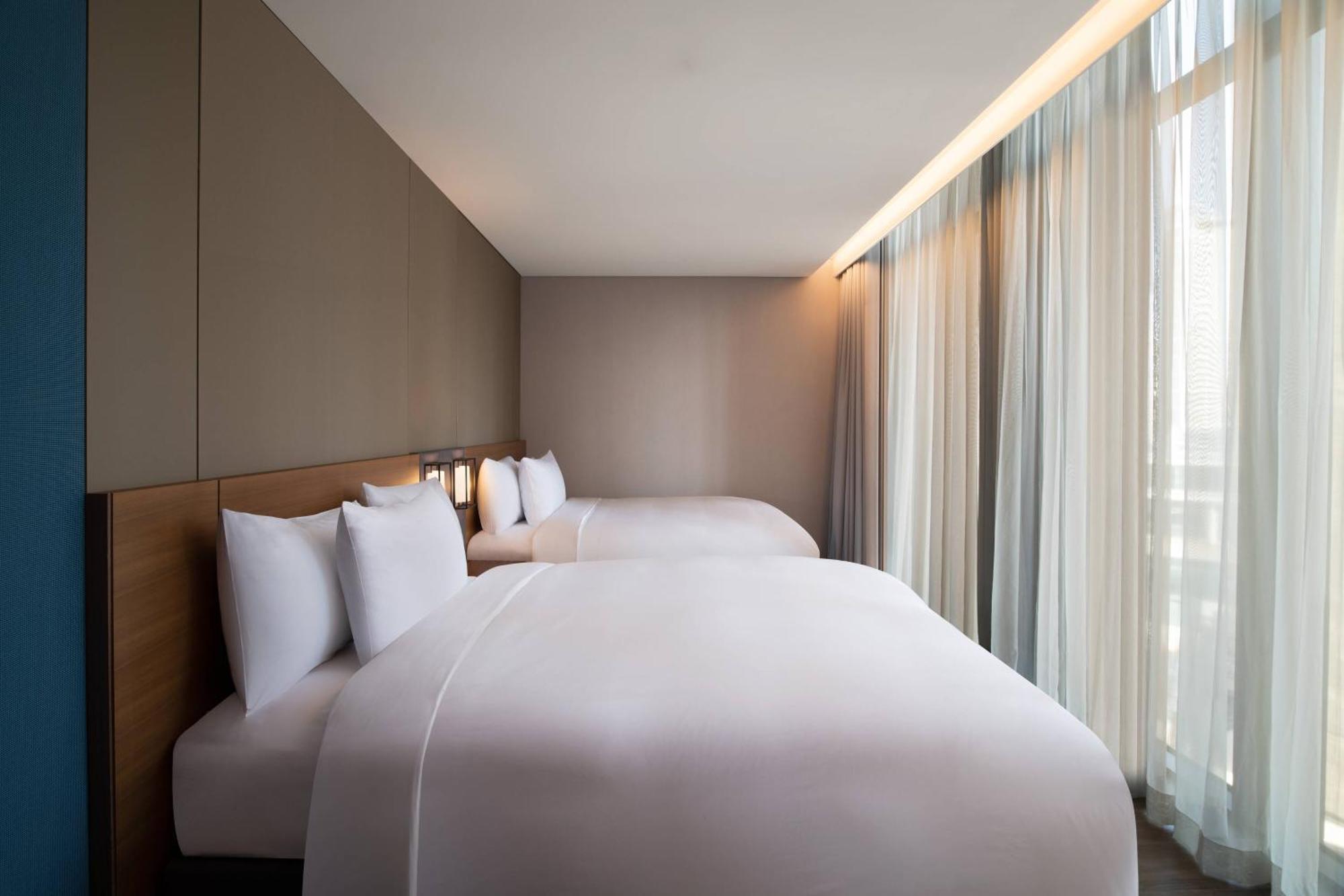 Courtyard By Marriott Suwon Hotel Exterior photo
