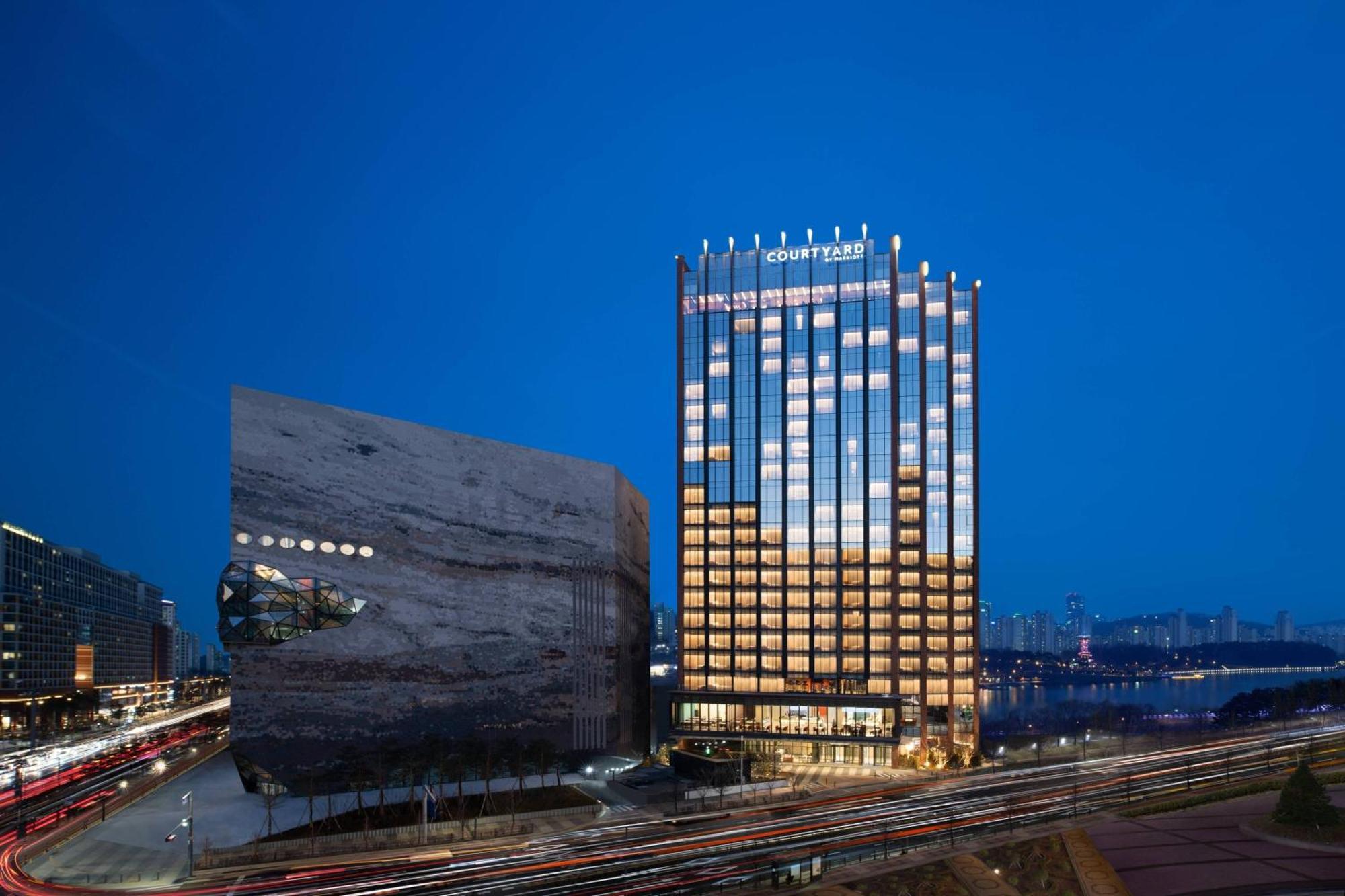 Courtyard By Marriott Suwon Hotel Exterior photo