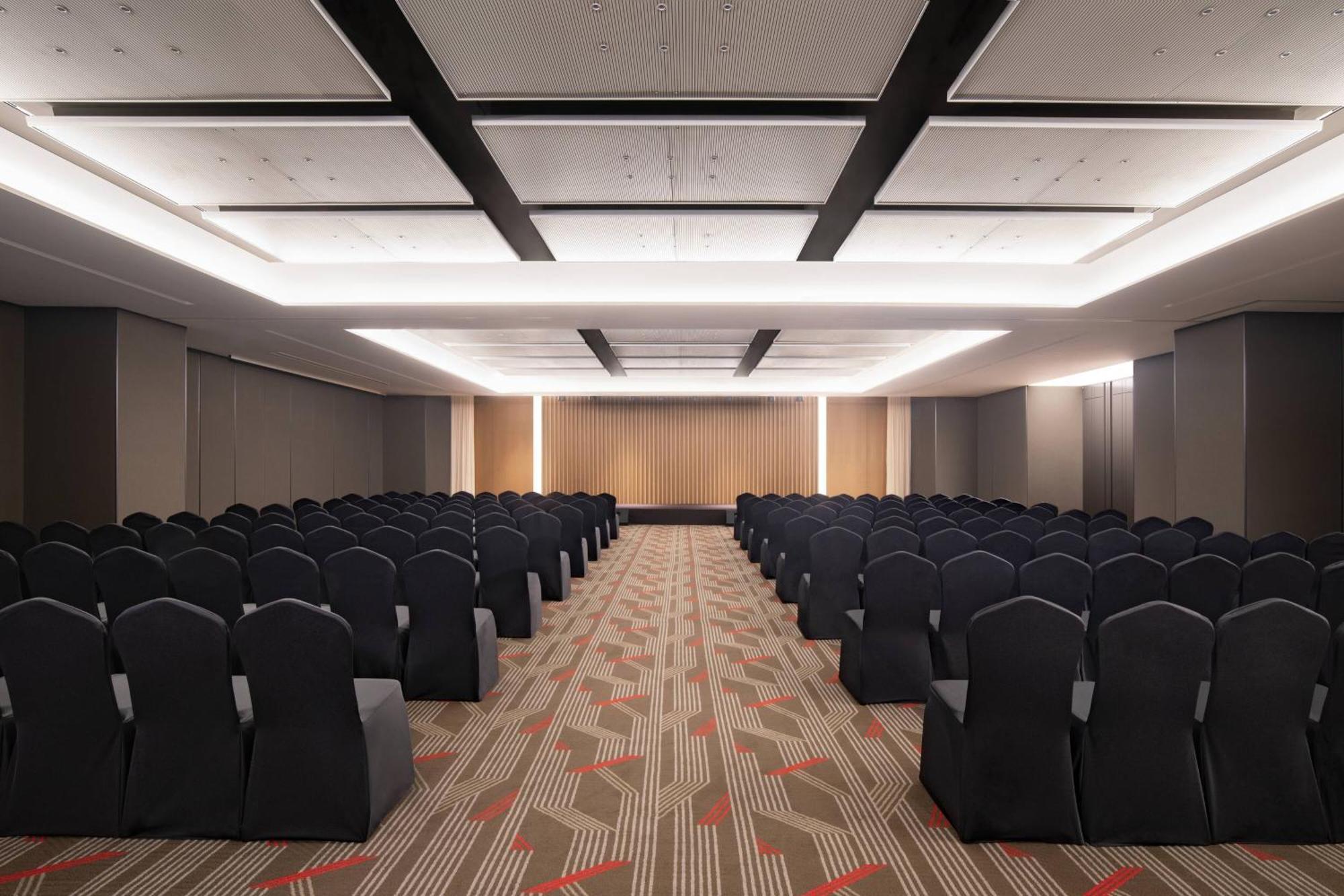 Courtyard By Marriott Suwon Hotel Exterior photo