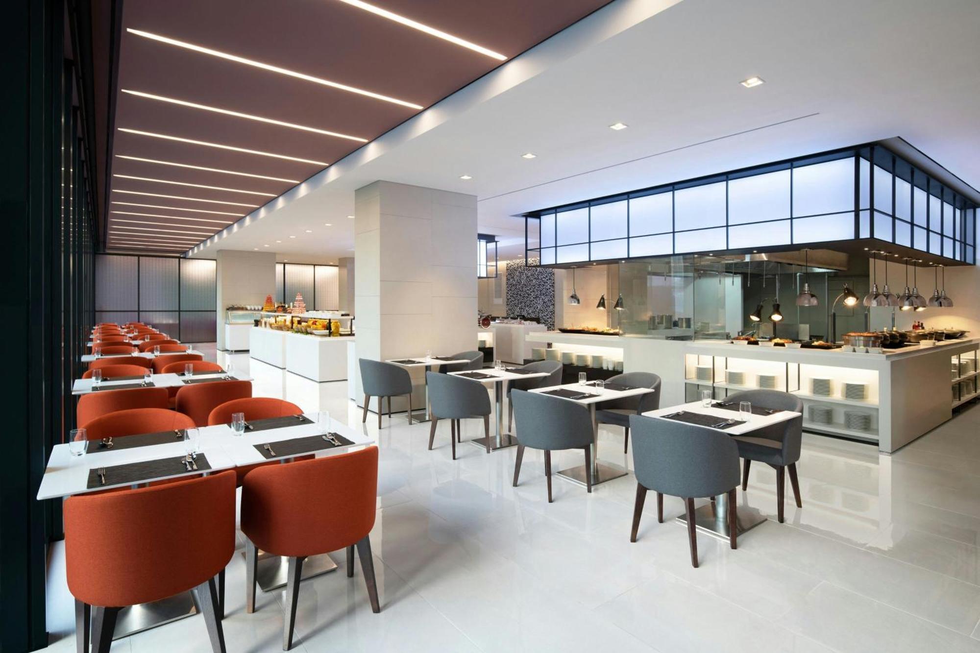 Courtyard By Marriott Suwon Hotel Exterior photo